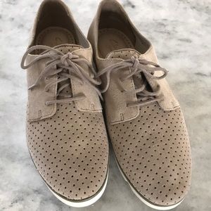 Clark’s Sumerset Nubuck Oxford Style Casual Shoes/Sneakers Size 9 EUC
